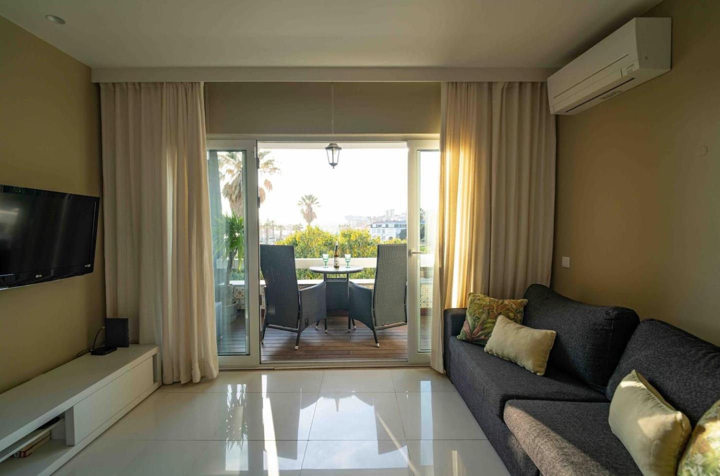 Sea View W Balcony 2 Mins Walk To Beach & Casino إستوريل المظهر الخارجي الصورة