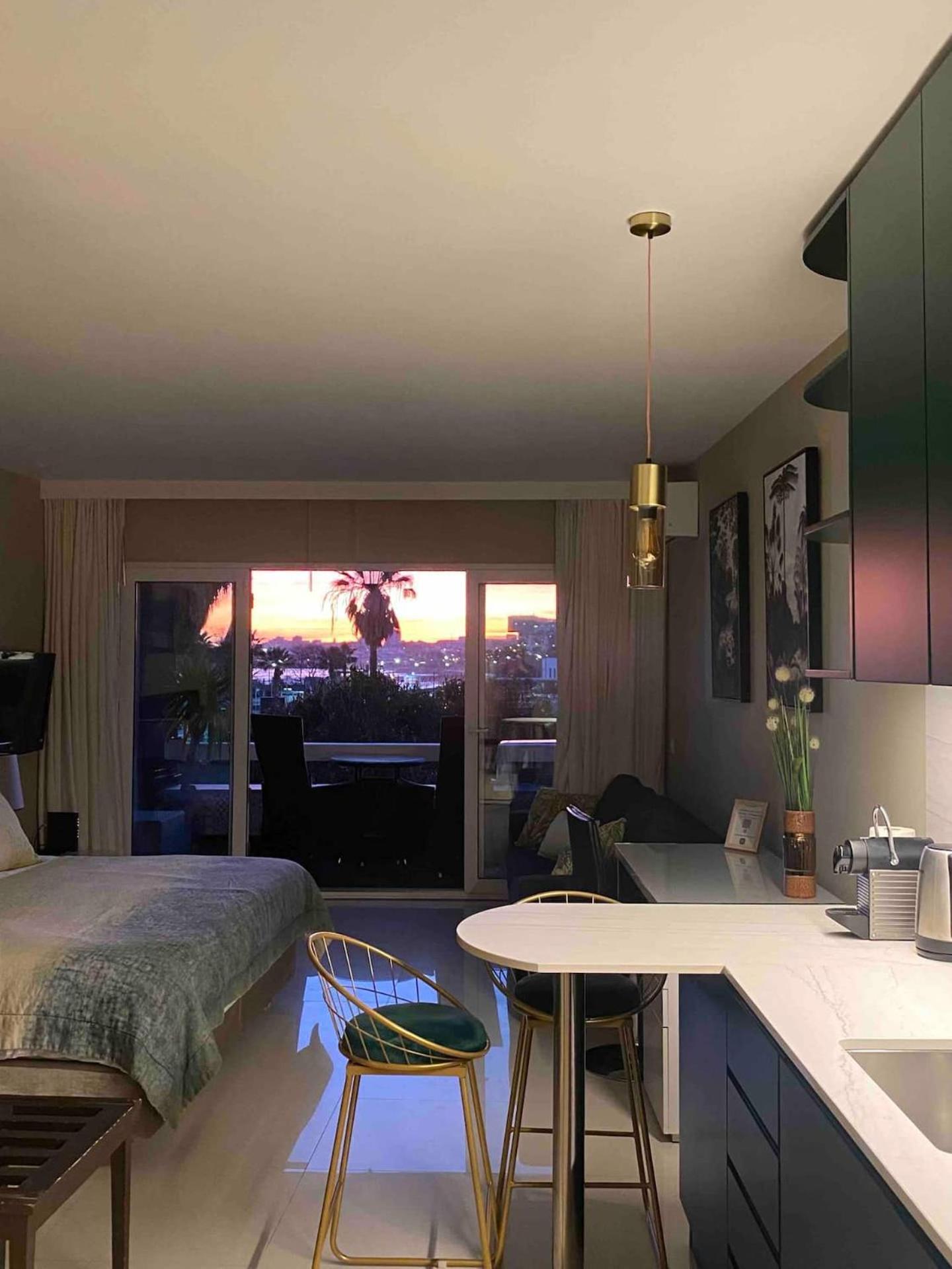 Sea View W Balcony 2 Mins Walk To Beach & Casino إستوريل المظهر الخارجي الصورة